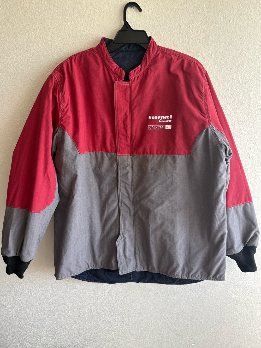Honeywell Size XL Salisbury Pro-Wear Plus Welding Coat CAL/CM2 40 Red Gray